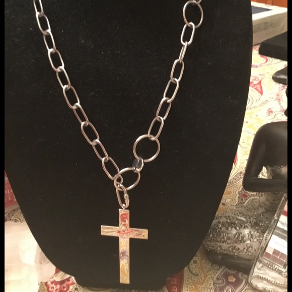 UNISEX LARGE STAINLESS CROSS NECKLACE BY FOLLIE🙏 - Picture 2 of 6